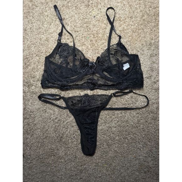 Size XS (?) Unbranded Bra/Pantie Black Lace Set - Picture 1 of 2